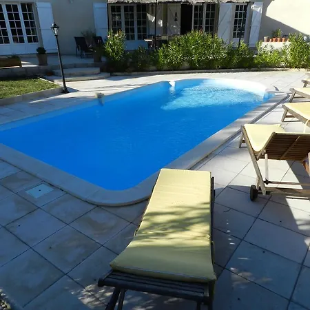 Les Broussous 4* Sauve